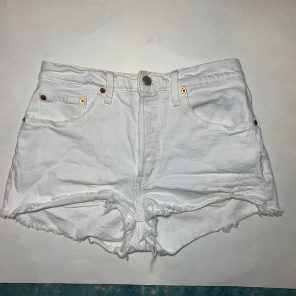 Women’s 501 original fit Levi’s shorts - Picture 5 of 13